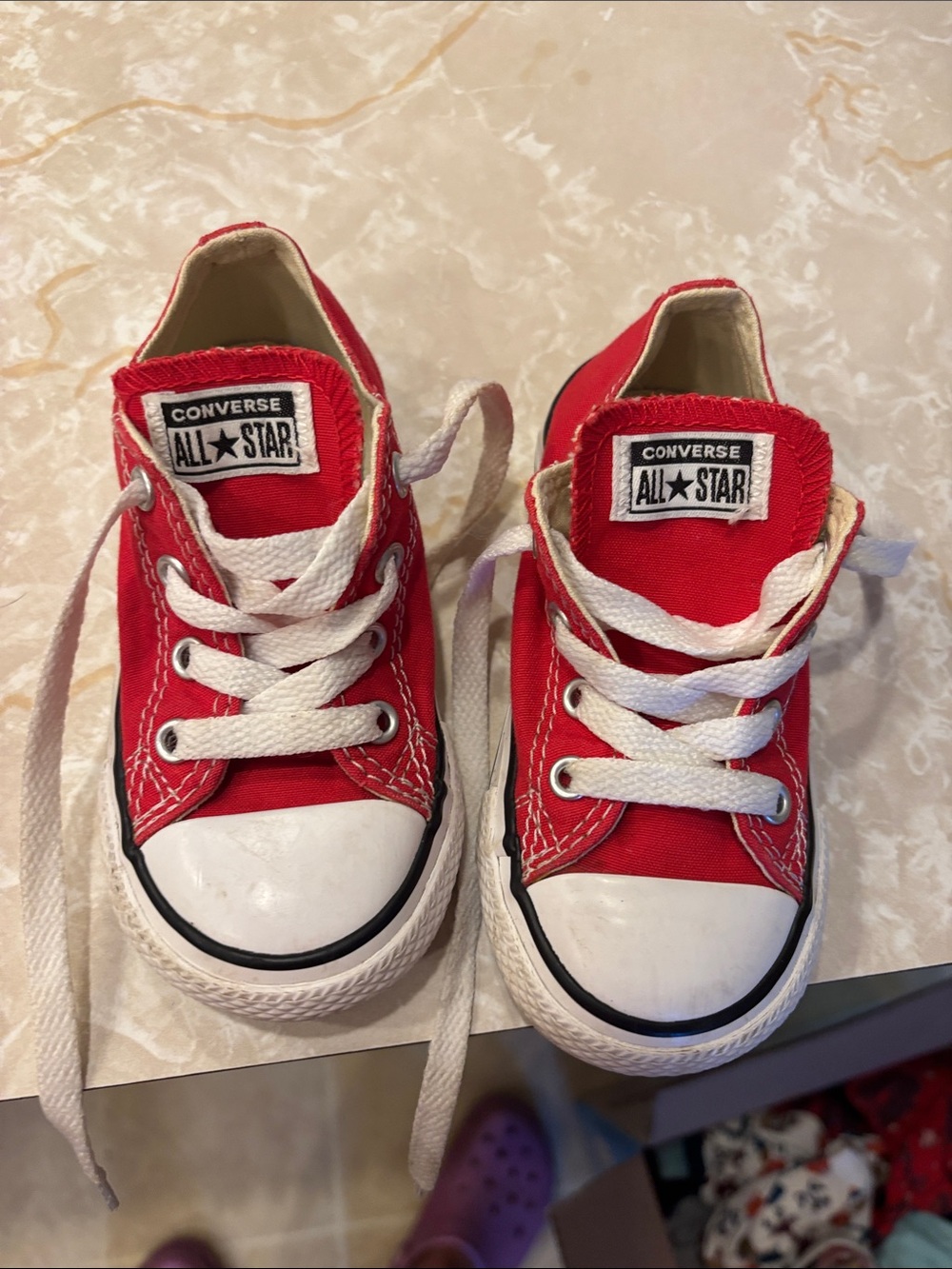 Converse Kids Red Canvas Low Top Sneakers with White Laces toddler sz7